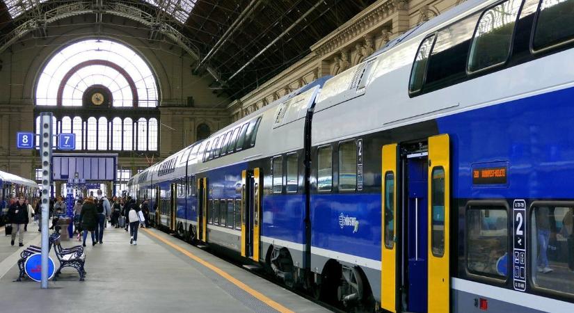 Így utalja vissza a MÁV a jegyárakat sorbanállás nélkül