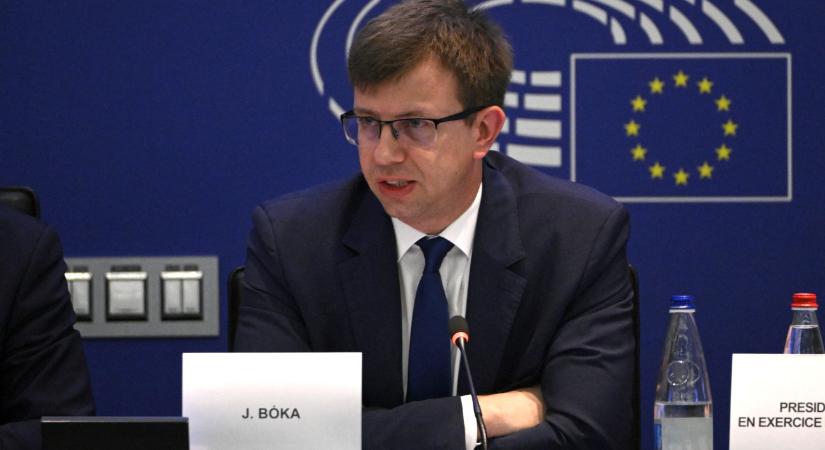 "Félreértés van" - Bóka János EU-miniszter Brüsszelben járt
