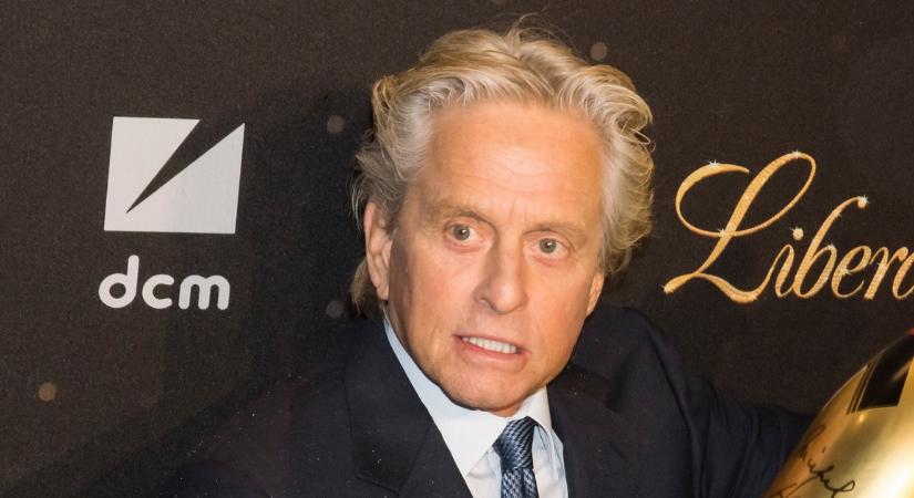 Akár az ikrek: kiköpött édesanyja Michael Douglas 22 éves, gyönyörű lánya (fotó)