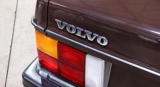 Ez a 42 évesen vadonatúj Volvo kimeríti az időkapszula fogalmát