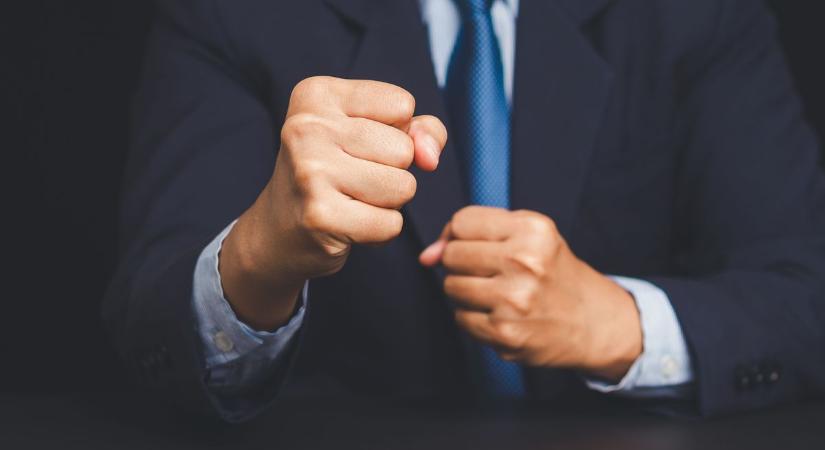 Ősi ereklyét rongált meg egy félmeztelen randalírozó