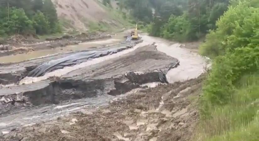 Üzent a Hargita Megyei Tanács elnöke a parajdi katasztrófa közeli helyzet kialakulása után  videó