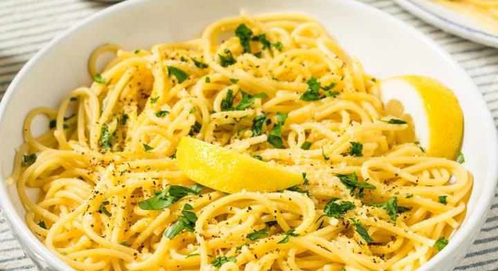 Villámgyors citromos spagetti: a parmezán és a főzővíz a lelke