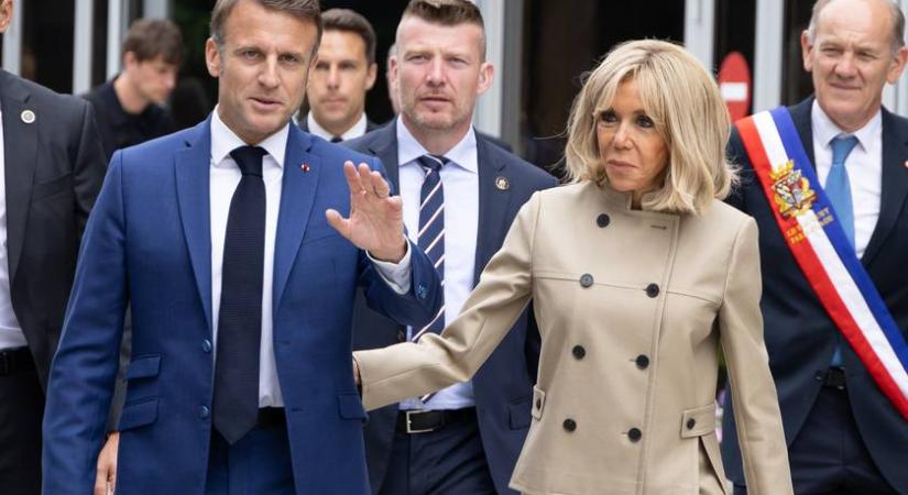 Emmanuel Macront és feleségét lebuktatta a testbeszédszakértő: kétségbeesett a próbálkozásuk szerinte