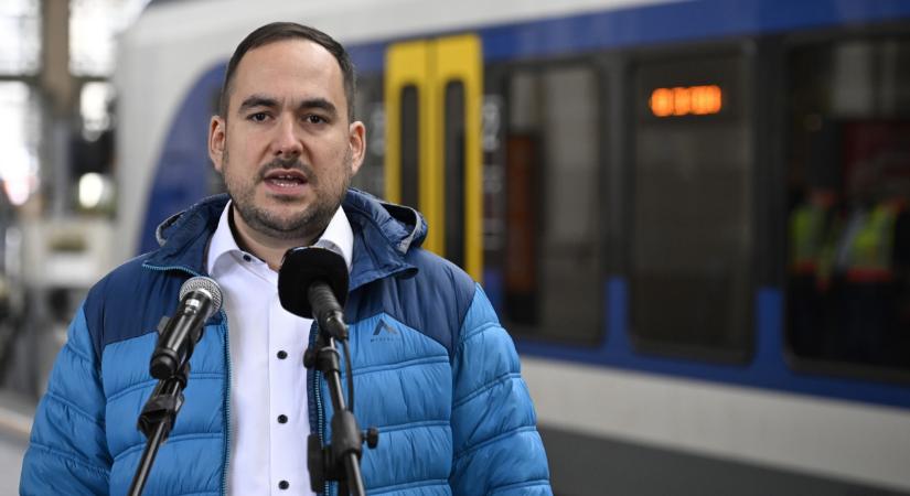 Megszólalt a MÁV-vezér: komoly pénzbe kerülhet a cégnek a késési kártérítés