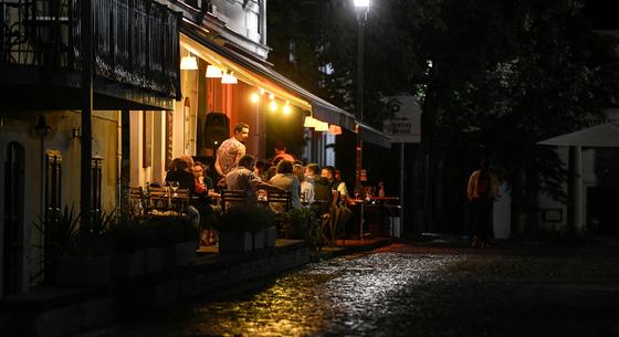 Kilőtt a turisták száma áprilisban, rengeteg külföldi érkezett