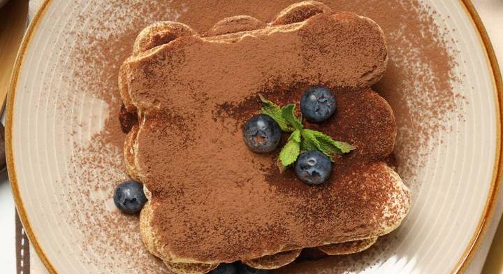 Tojásmentes áfonyás tiramisu: krémes és nagyon finom