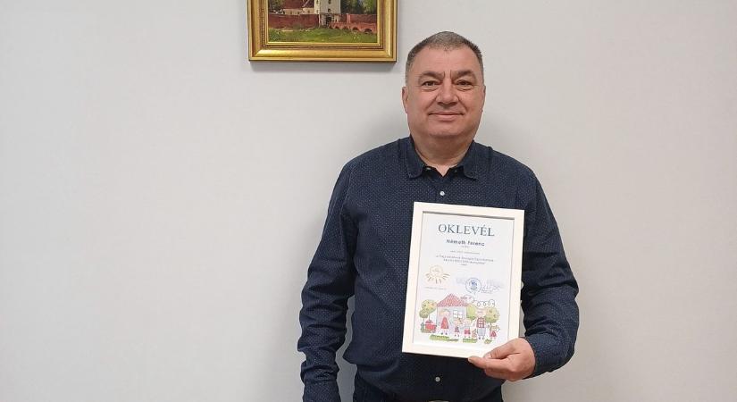 Bölcső Díjjal ismerték el a Sárvári Nagycsaládos Egyesület segítőit