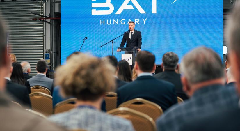 Újabb mérföldkő a füst nélküli világ felé – fontos állomáshoz érkezett a BAT új gyártócsarnokának fejlesztése Pécsett
