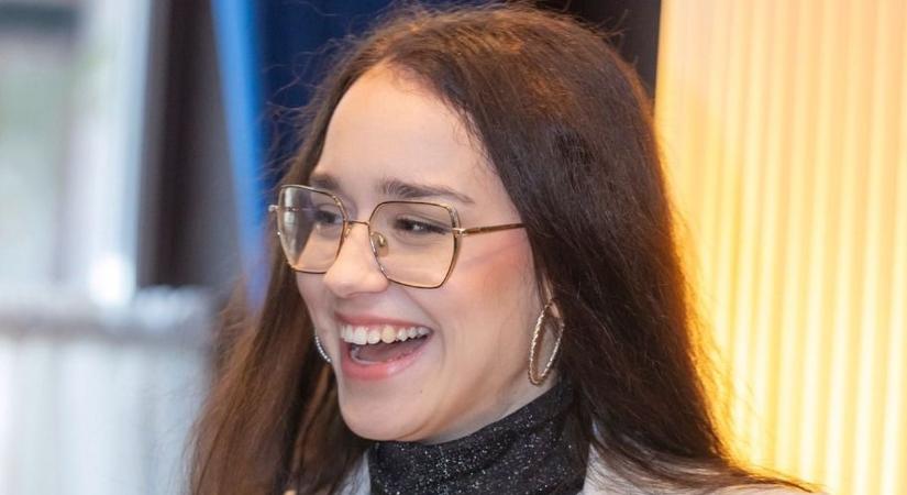 Titokzatos férfi csavarta el a Megasztár felfedezettjének fejét?