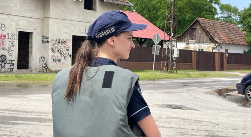 Tetoválás, szakáll, piercing – Hogyan kell kinéznie egy rendőrnek?