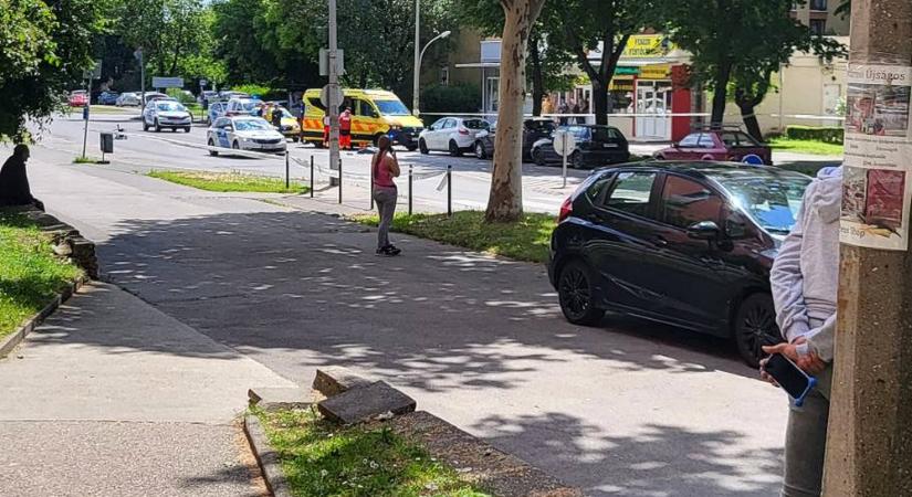 Halálra gázoltak egy idős asszonyt az uránvárosi rendelőintézet előtt