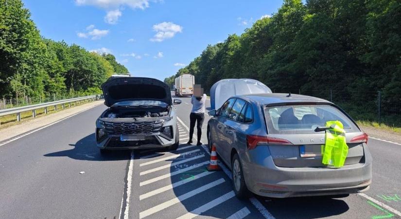 Súlyos fotó érkezett a körmendi karambolról - lehetetlen helyen akart megfordulni a Hyundai