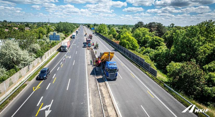 Durva – ezért építenek betonelemeket a szalagkorlát helyett az M7-es siófoki szakaszán