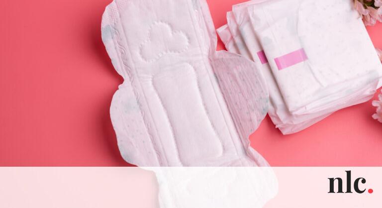 Le kellett húznia a nadrágját a diáklánynak, hogy bebizonyítsa: valóban menstruál-e