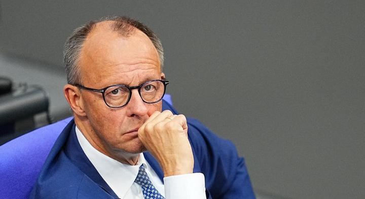 Ha német kancellár, akkor mindig van lejjebb…