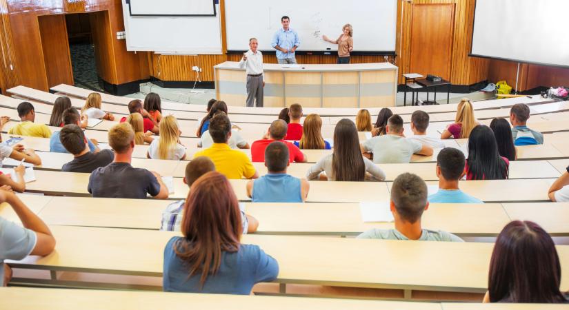 Mostantól szigorúan ellenőrzik az amerikai egyetemekre készülő külföldi diákokat