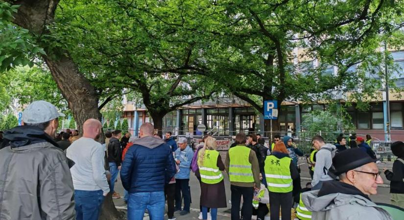 A maradék három fogvatartott aktivista is kiszabadult a börtönből