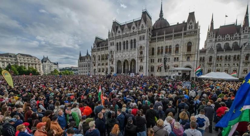 Újabb pofon a civil szervezeteknek és a médiának