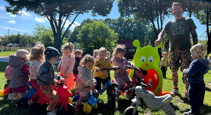 Udvari játékokkal gazdagodott a dorogi bölcsőde