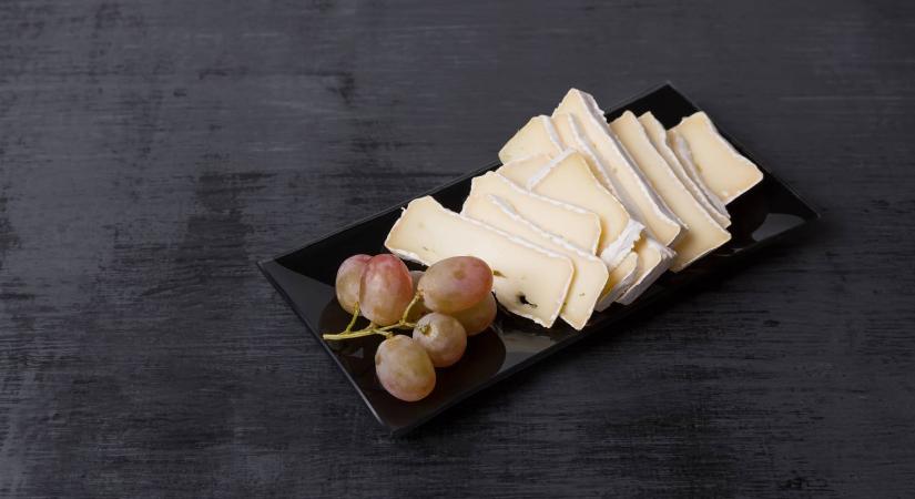 Végleg eltűnhet a nemespenésszel borított camembert sajt a boltok polcairól