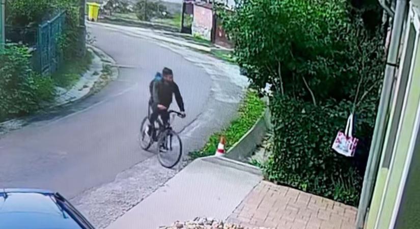 Beleevett a nagyi ebédjébe, keresik a rejtélyes felsőtárkányi biciklist  videó