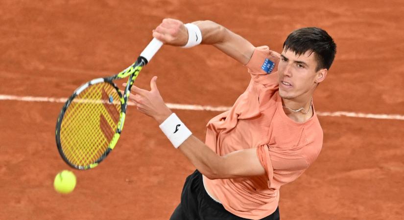 Marozsán Fábián szettet nyert Carlos Alcaraz ellen, de a címvédő jutott a Roland Garros harmadik körébe