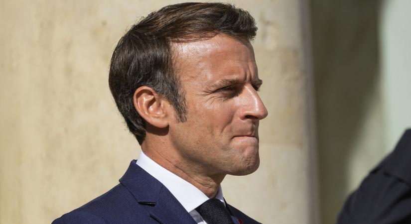 Testbeszédszakértő is elemezte a Hanoiban elcsattant Macron-pofont