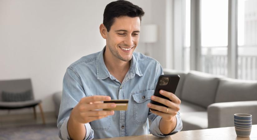 Figyelem: lecseréli a bankkártyák jelentős részét az egyik nagybank – sokakat érint a lépés