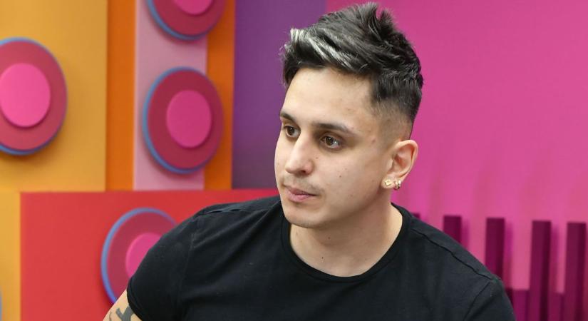 Aurelio élőben kapott fenyegetést: „Kilenc autóval indulunk hozzád”