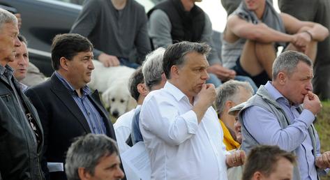 Orbán épp egy olyan adatot hagyott ki a vagyonnyilatkozatából, amire a civileket köteleznék