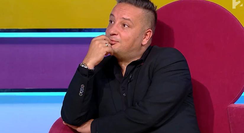 Intim dolgot mutatott LL Junior a színpadon, nagyon ciki