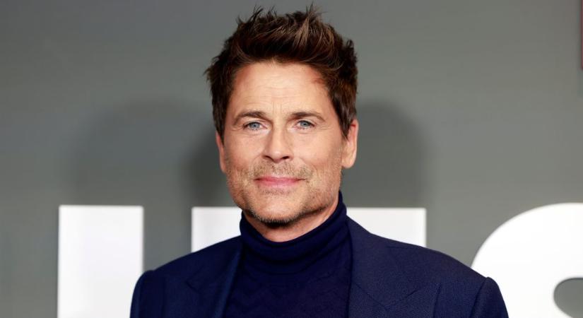 Félmeztelenül feszítős képet posztolt fiával a 61 éves Rob Lowe