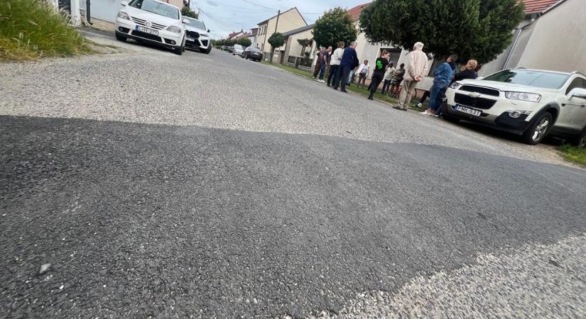 Újabb fekvőrendőrök telepítését kérik a lakók a szombathelyi Teleki Blanka utcában