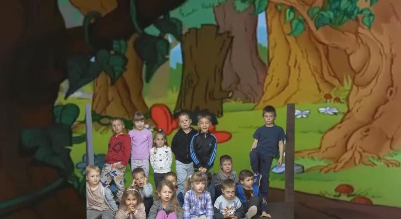 Óvodások a városi televíziónál