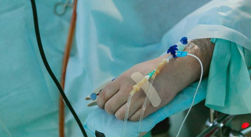 A francia politikum lassan követi a közvéleményt az eutanázia kérdésében