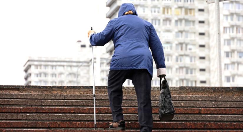 Komoly veszély leselkedik az idősekre a pécsi klinikánál