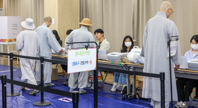 Elfogyott a dél-koreaiak türelme, megindult a roham