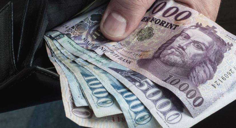 50 százalékos önkormányzati díjemelésre készülnek Pécsen