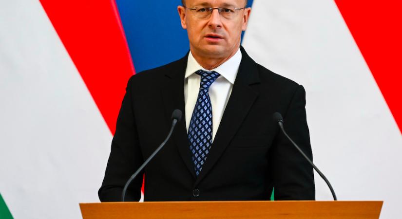 “Én Keleten az elismerést bezsebeltem” – Szijjártó Pétert az “átláthatóságiról” kérdezték