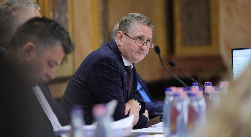 Eger az árokba tart, ki szeretnénk belőle kormányozni – mondta Vágner Ákos