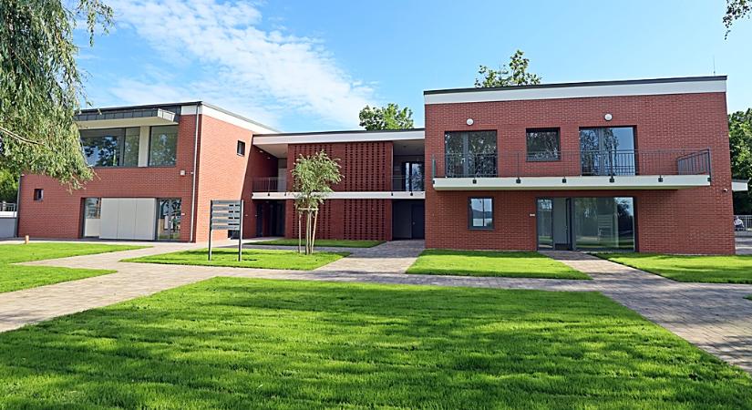 Új kabinépület az Esterházy strandon (balatonfured.hu)