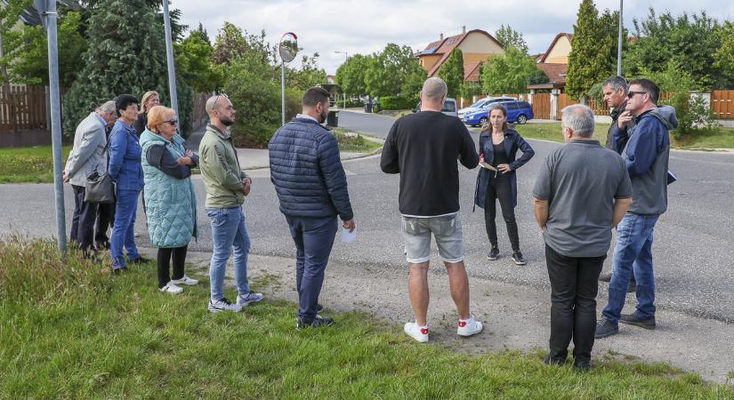 Utcafórumot tartottak Ménfőcsanakon