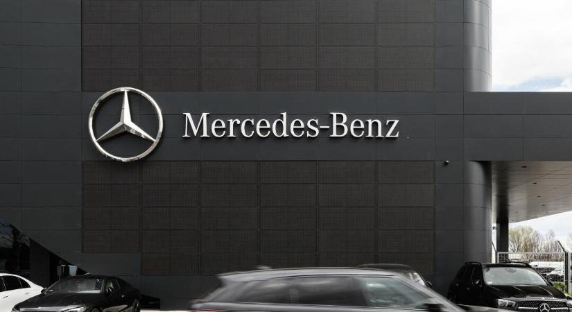 Újbuda új Mercedes-autószalonja homlokzatba integrált napelem tehnológiával épült fel