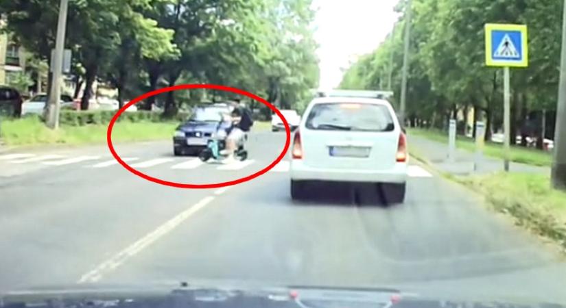 Felelőtlen rolleres száguldott át a pécsi zebrán, majd repült egyet – videó!