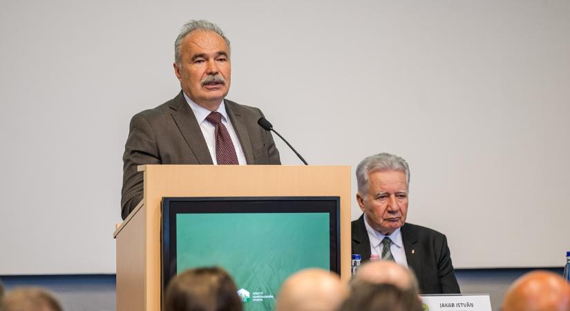Százezreknek jár most 30% tadíjkedvezmény a NAK-tól