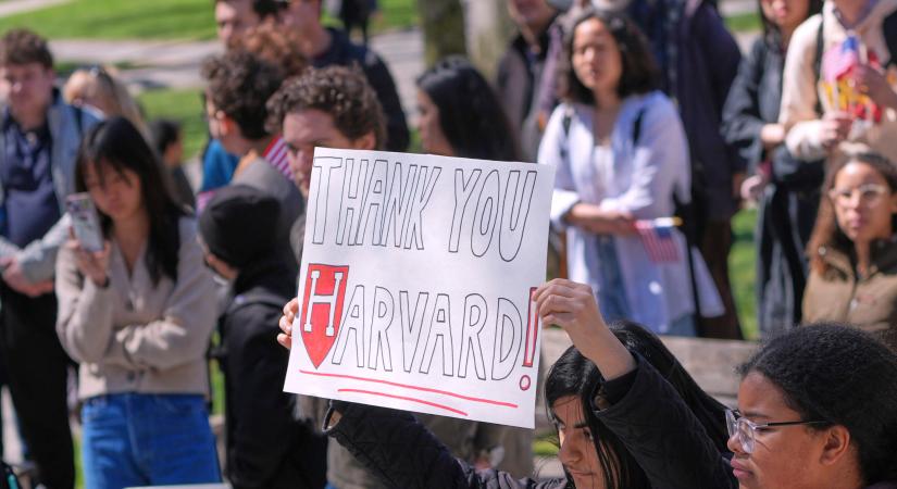 Számos külföldi hallgató szeretne átlépni más egyetemre a Harvardról