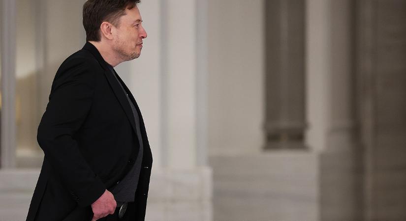 Musk nagyobb sebességbe kapcsolt: új önvezető autóit teszteli a Tesla, júniusban már szállítják