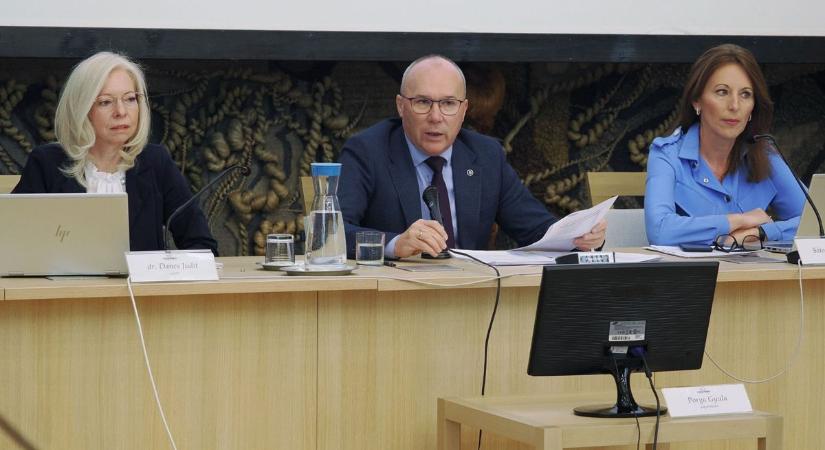Májusi közgyűlés: mi lesz a Lélektér Alapítvánnyal és a Szakszervezetek Házával?