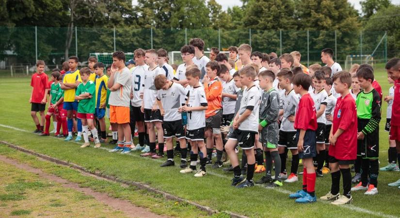 Az Aranycsapat hátvédjére, Lóránt Gyulára emlékeztek - futballmérkőzéseket is rendeztek (fotók)